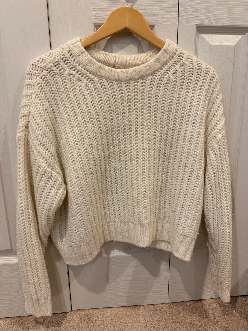 American Eagle Outfitters Cream Chunky Knit Crewneck Sweater